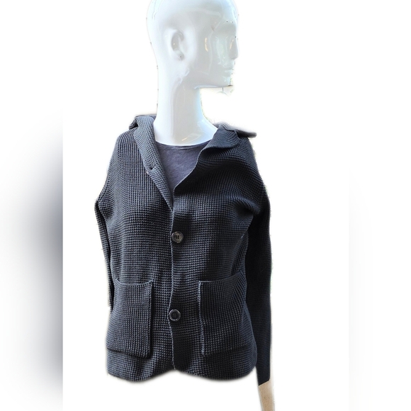 Black Knit Button Up Sweater With Front Pockets. No Label. - Picture 7 of 7